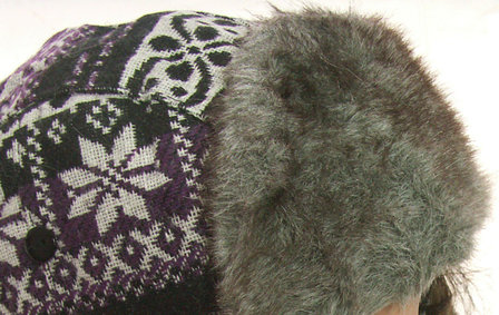 Pilotenmuts bontmuts met oorflappen sneeuwvlok print paars zwart