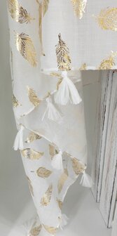 Zomersjaal 180 x 90 centimeter wit met goudkleurige blaadjes print