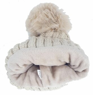 Warme kabel wintermuts met pompon met met fleece voering kleur natuur