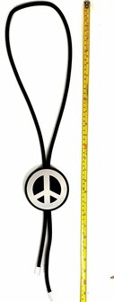 Lange lagenlook ketting kautschuk rubber met aluminium xxl kleur zwart peace teken