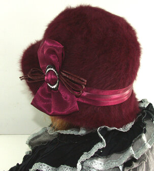 Leuk angora dames hoedje in bordeaux rood