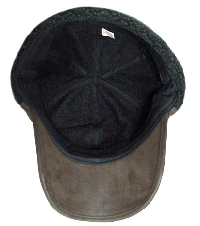 Warme leder look cap met oorwarmers kleur bruin