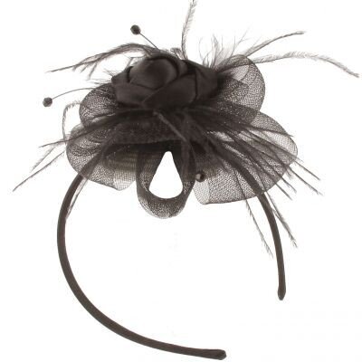 fascinator roos haarversiering