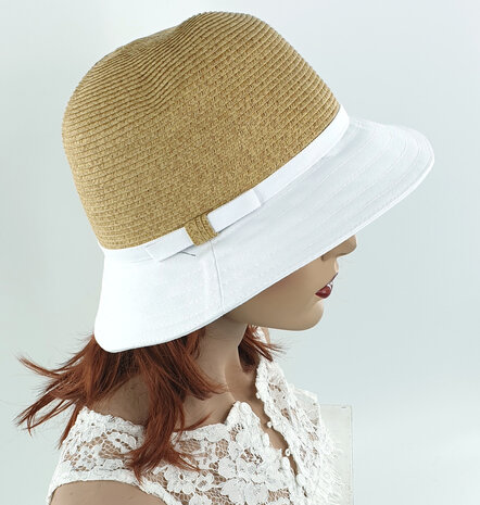 Zomerhoed zonnehoed cloche wit naturel maat one size 56 57 centimeter