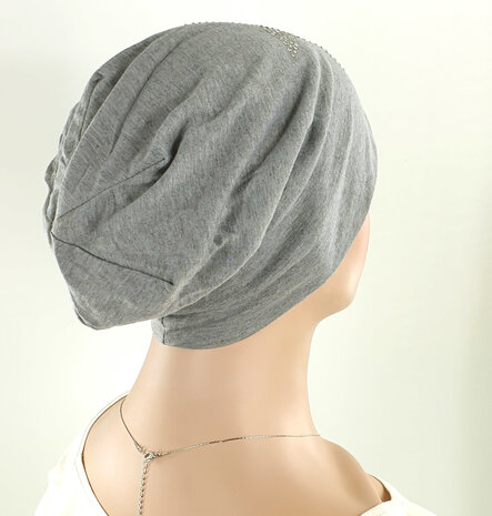 Zomerse chemo beanie chemomuts met grote ster van studs kleur grijs