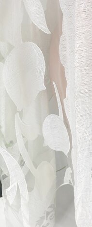 Zomersjaal met tulpen gedeeltelijk transparant kleur offwhite 180x70 centimeter