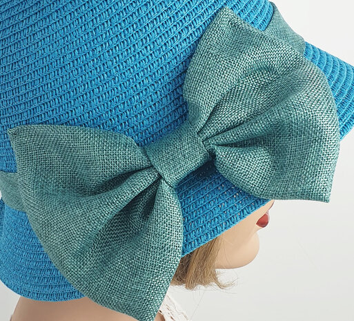 Cloche jaren 20 style van toyostro kleur turquoise met strik versiering 