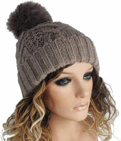 Warme kabel wintermuts met pompon met met fleece voering kleur taupe