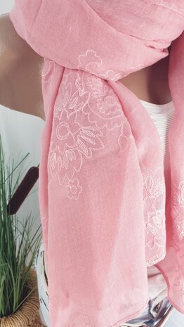 Zomer sjaal zomersjaal dames luchtig kleur roze met bloemen 180 x 90 centimeter