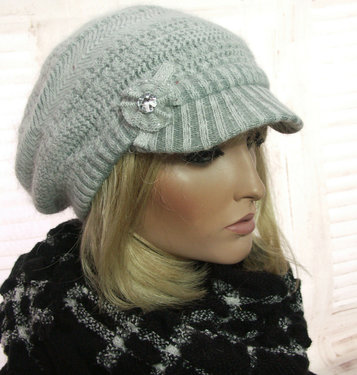 Oversized angora winterpet met strikje en strass steen kleur grijs