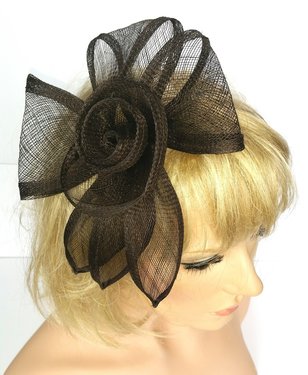 Fascinator LOLA prachtige kam met roos van cinnamay