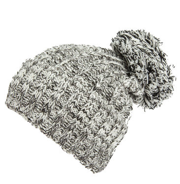 De trend voor deze winter: Beanie met bommel! kleur Naturel