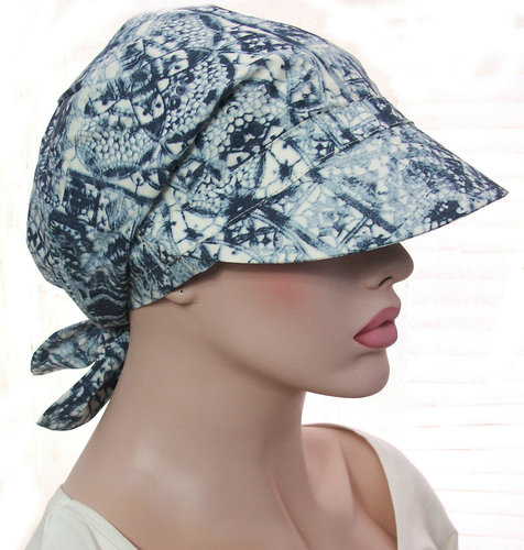 Katoenen chemo bandana met klepje kleur blauw met print