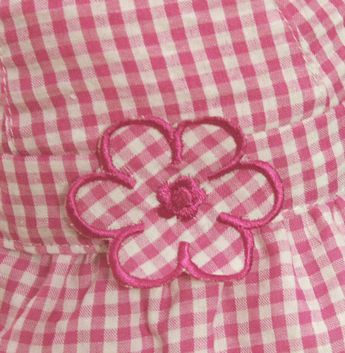Katoenen babyhoedje met ruitje kleur roze