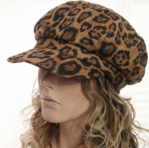 Prachtige oversized baret met luipaard print kleur camel bruin 
