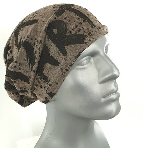 Vintage katoenen used look lange beanie herenmuts taupe bruin met zwarte print tekst 