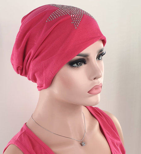 Zomerse chemo beanie chemomuts met grote ster van studs kleur hot pink