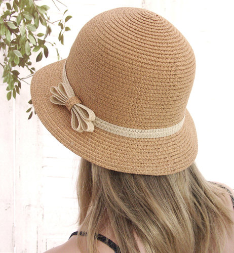 Cloche jaren 20 style van papierstro kleur beige
