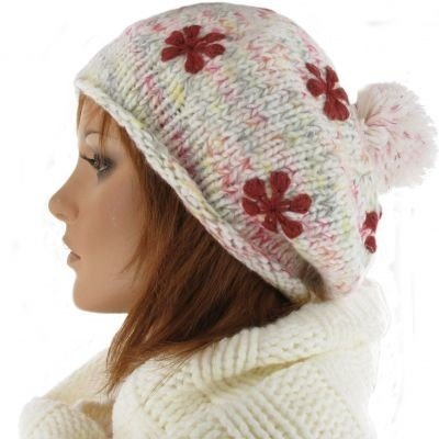 CHILLY Hippe oversized baret met Pompom kleur wolwit met kleurtjes